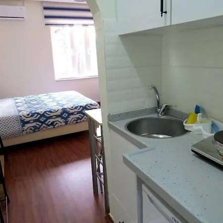 Istanberry - Royal Lower Floor Apartments 3*